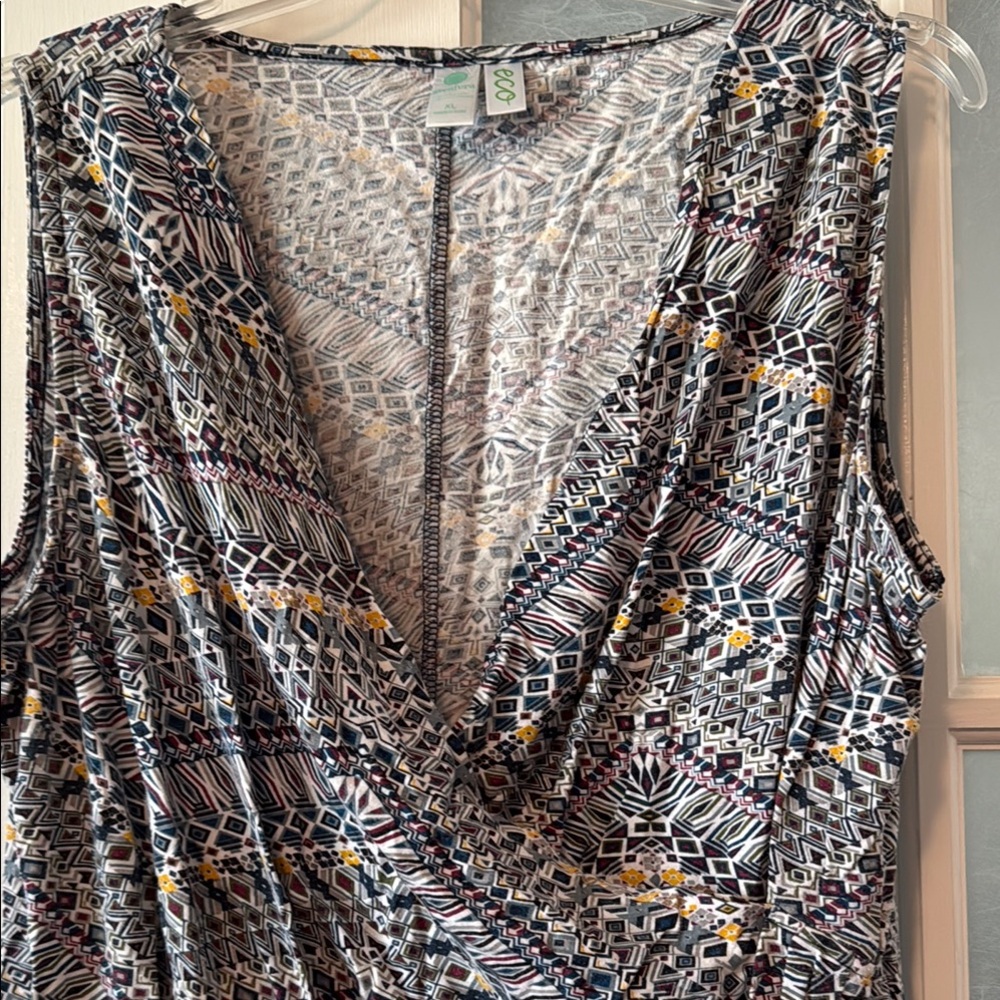 Aventura Gray Wrap Sleeveless Blouse - Picture 3 of 4
